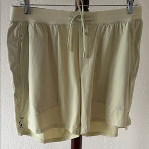 Men’s Lululemon license to train short.